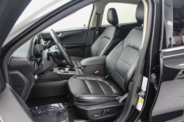 Certified 2020 Ford Escape Titanium w/ Titanium Premium Package 2.0 AWD/4WD image 13