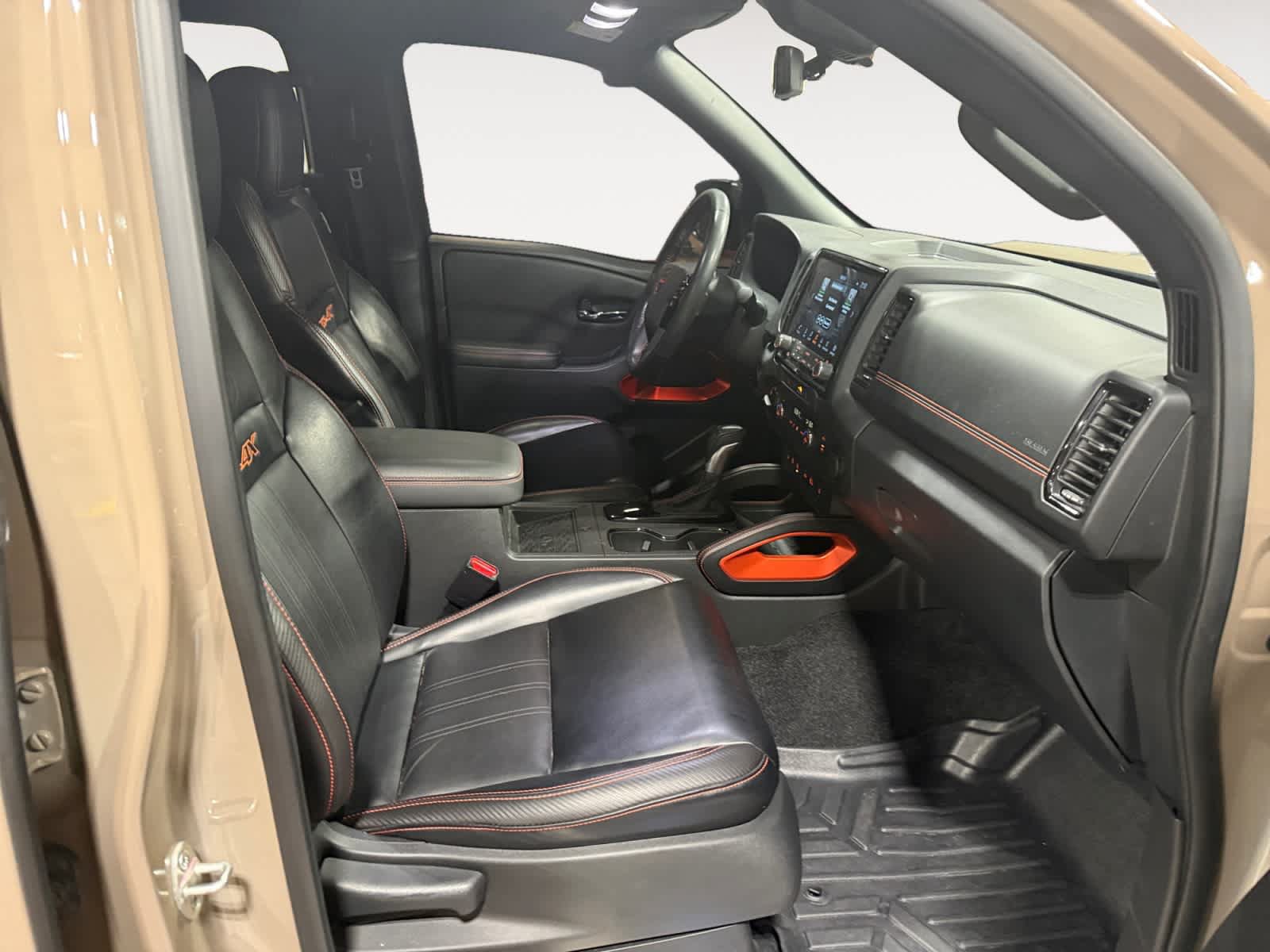 Used 2023 Nissan Frontier PRO-4X w/ Pro-4X Premium Package AWD/4WD image 16