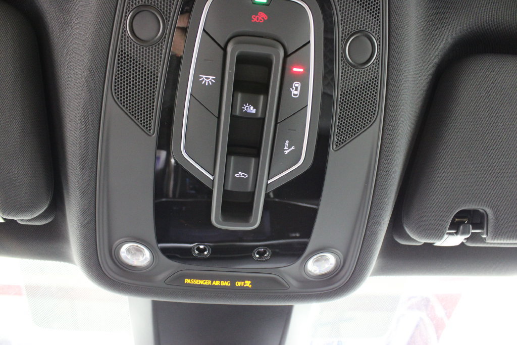 Used 2025 Audi SQ7 Prestige AWD/4WD image 30