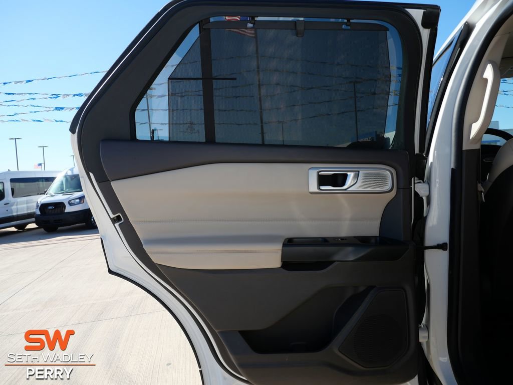 Certified 2020 Ford Explorer Platinum w/ Premium Technology Package image 13