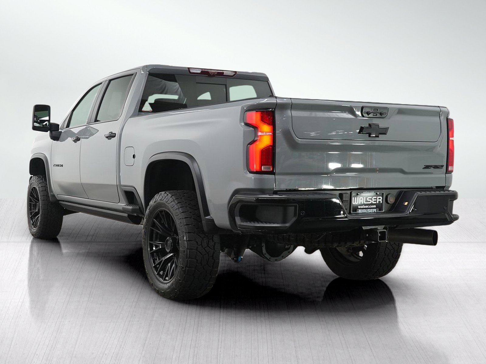 Used 2025 Chevrolet Silverado 2500 ZR2 w/ Technology Package AWD/4WD image 5