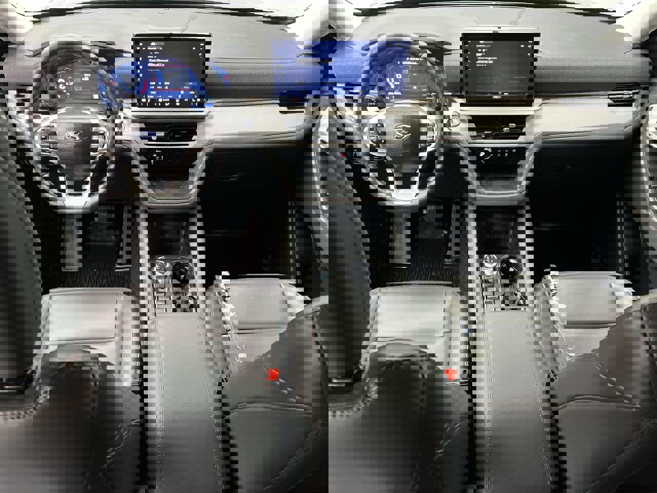 New 2026 Ford Explorer Active w/ Active Comfort Package image 4