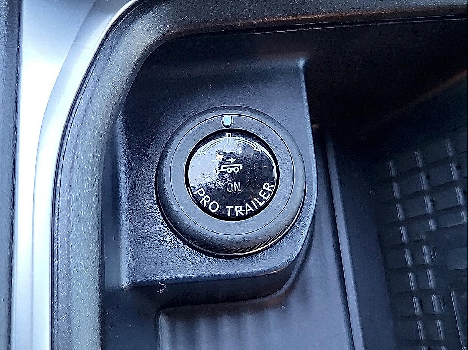 Used 2025 Ford Expedition Tremor AWD/4WD image 30