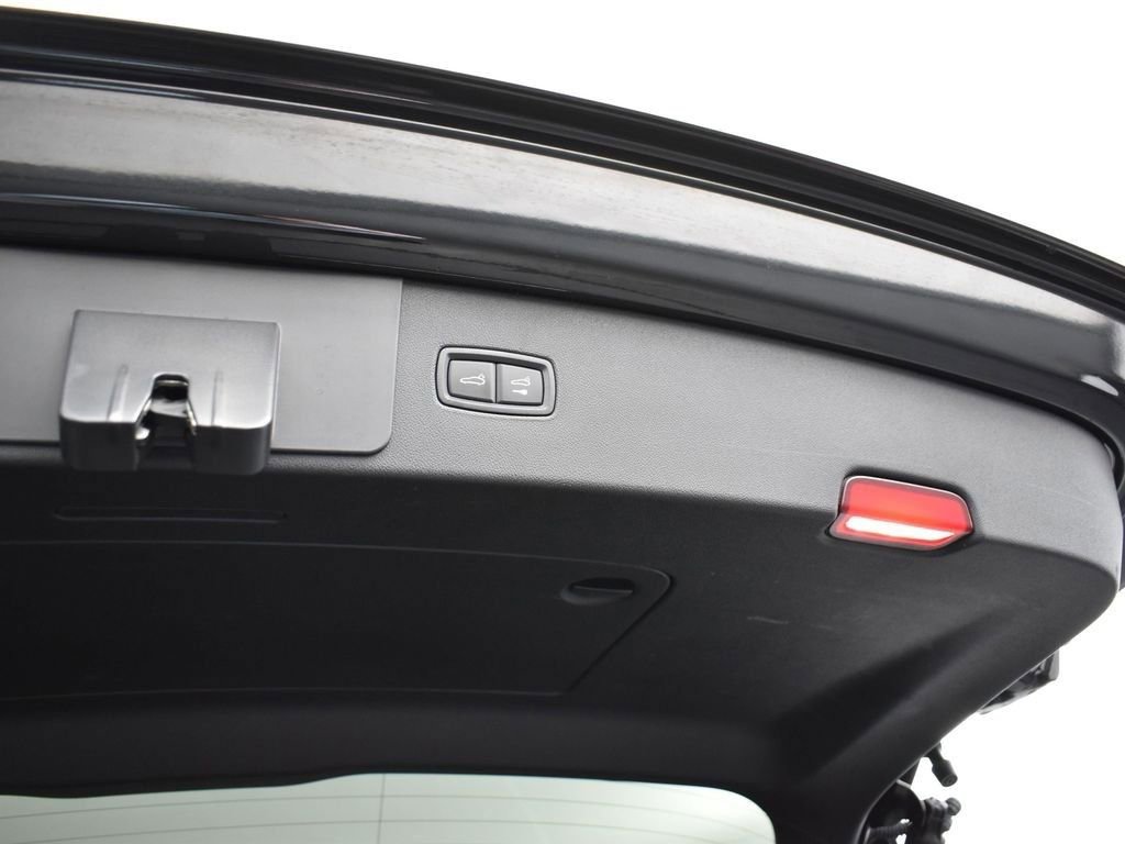 Used 2023 Porsche Cayenne GTS image 28