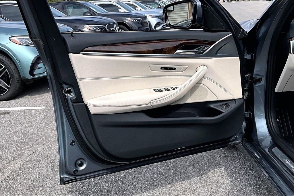 Used 2019 BMW 540i w/ Convenience Package image 17