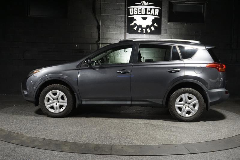 Used 2015 Toyota RAV4 LE image 2