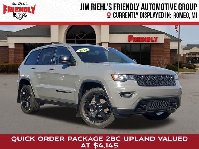 Used 2019 Jeep Grand Cherokee Laredo image 1