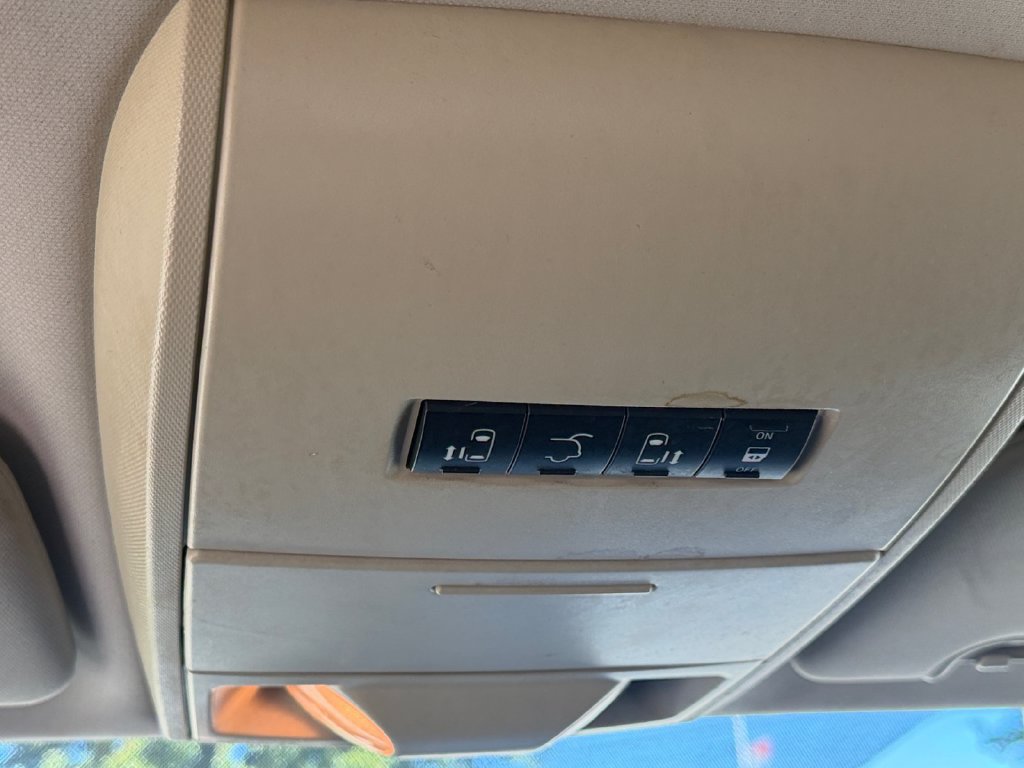 Used 2013 Dodge Grand Caravan SXT w/ Rear Park Assist Pkg FWD image 18