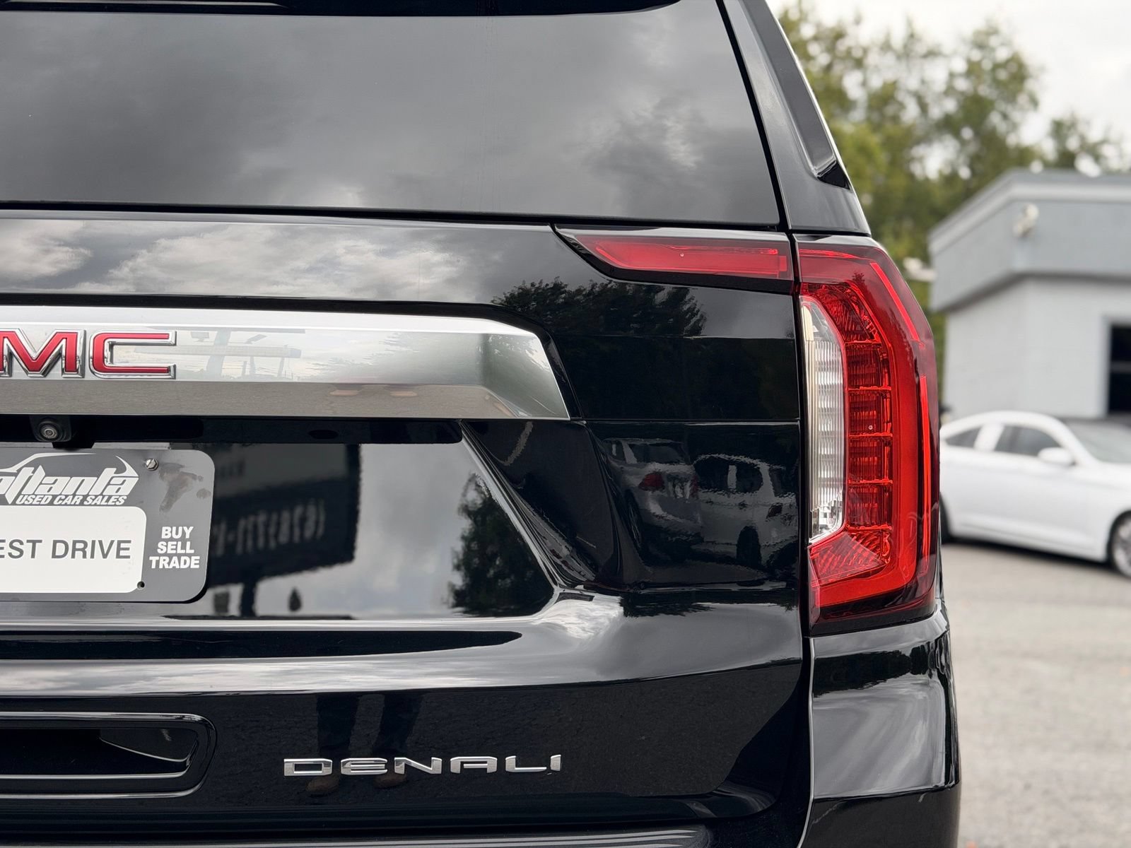Used 2024 GMC Yukon Denali AWD/4WD image 10