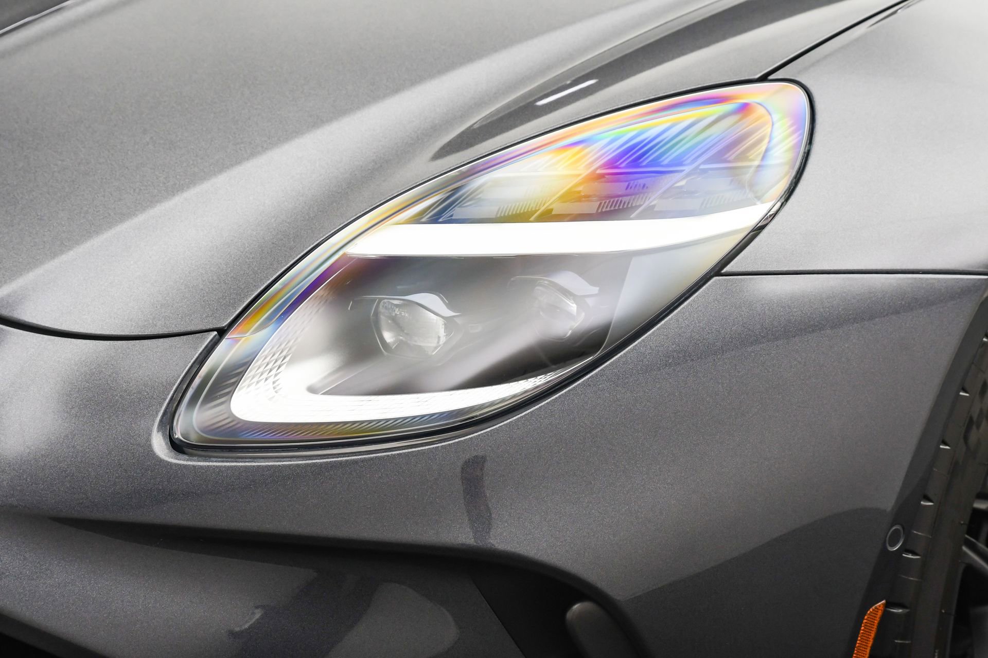 Used 2025 Aston Martin V8 Vantage Coupe image 27