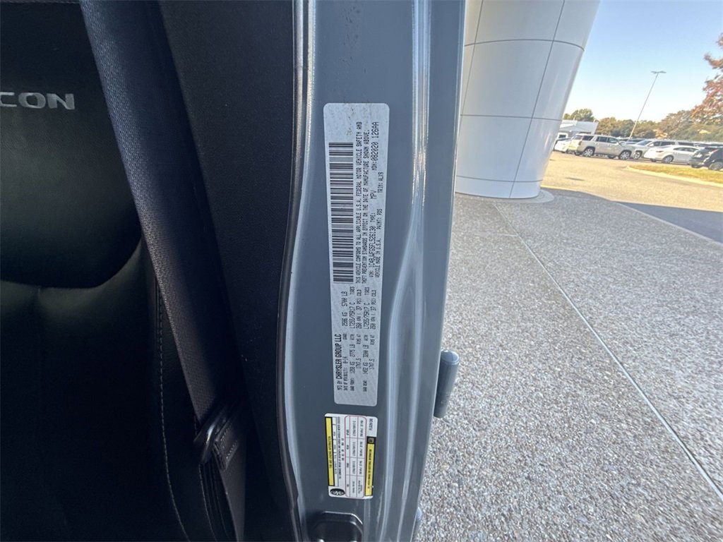 Used 2015 Jeep Wrangler Unlimited Rubicon w/ Connectivity Group image 30