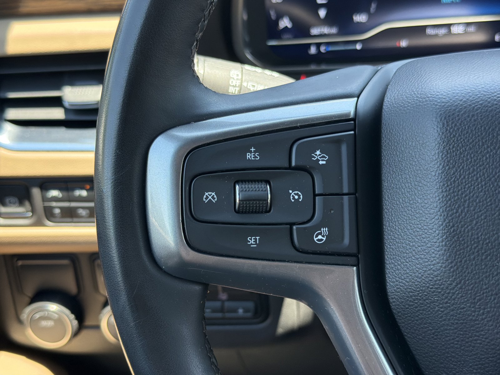 Used 2024 Chevrolet Suburban Premier w/ Premium Package RWD image 19