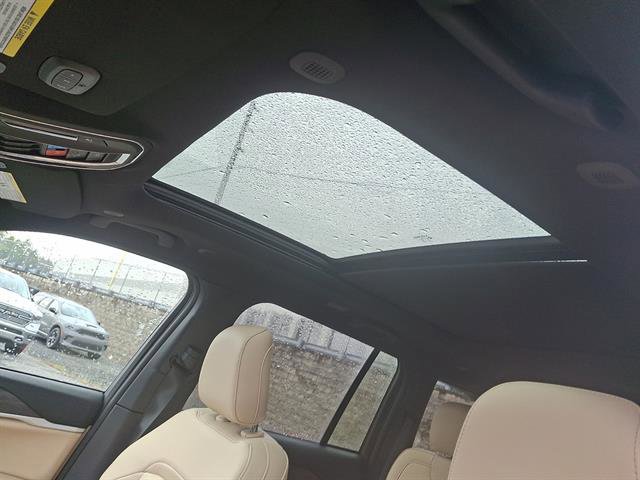 New 2025 Jeep Grand Cherokee Limited image 11