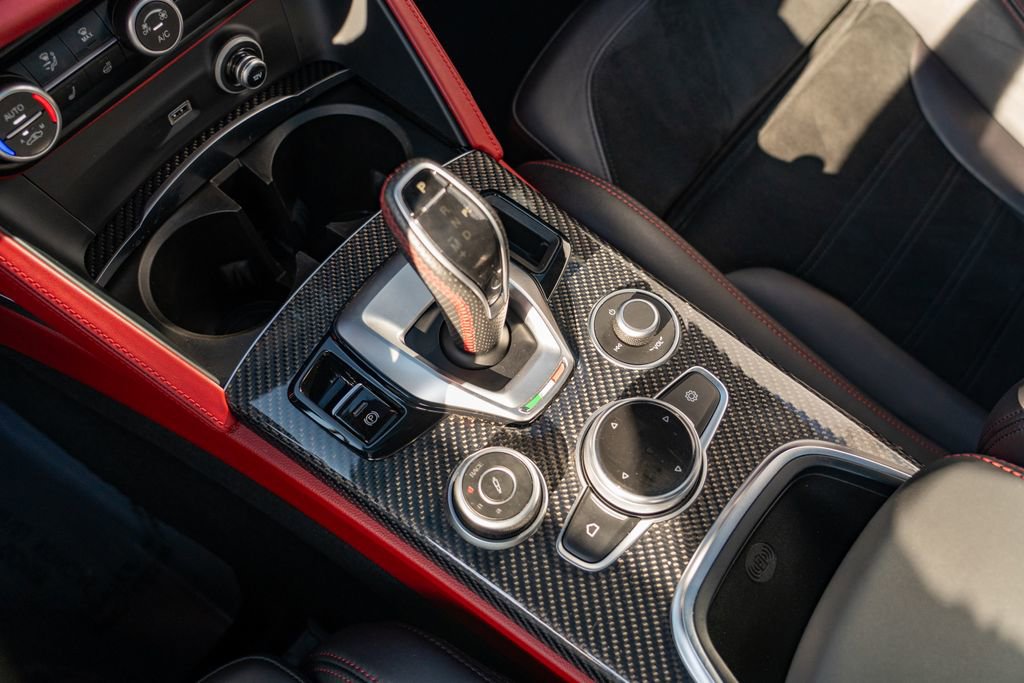 Used 2021 Alfa Romeo Stelvio Quadrifoglio image 28