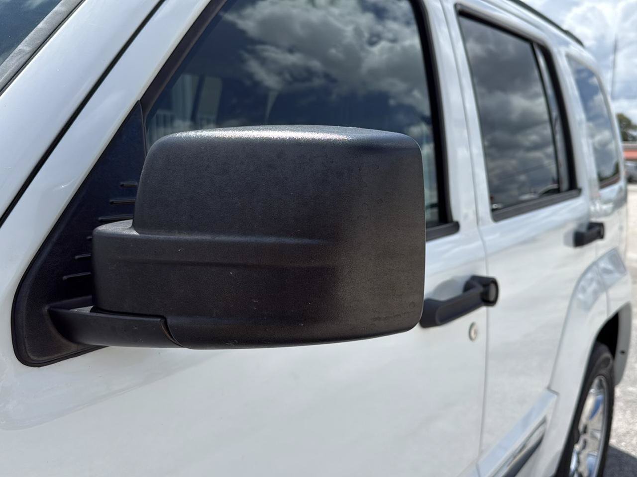 Used 2012 Jeep Liberty Sport RWD image 46