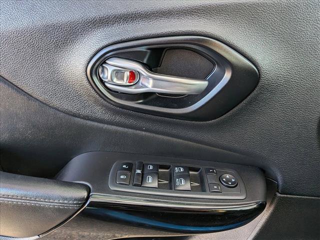 Used 2021 Jeep Cherokee Latitude Plus image 14