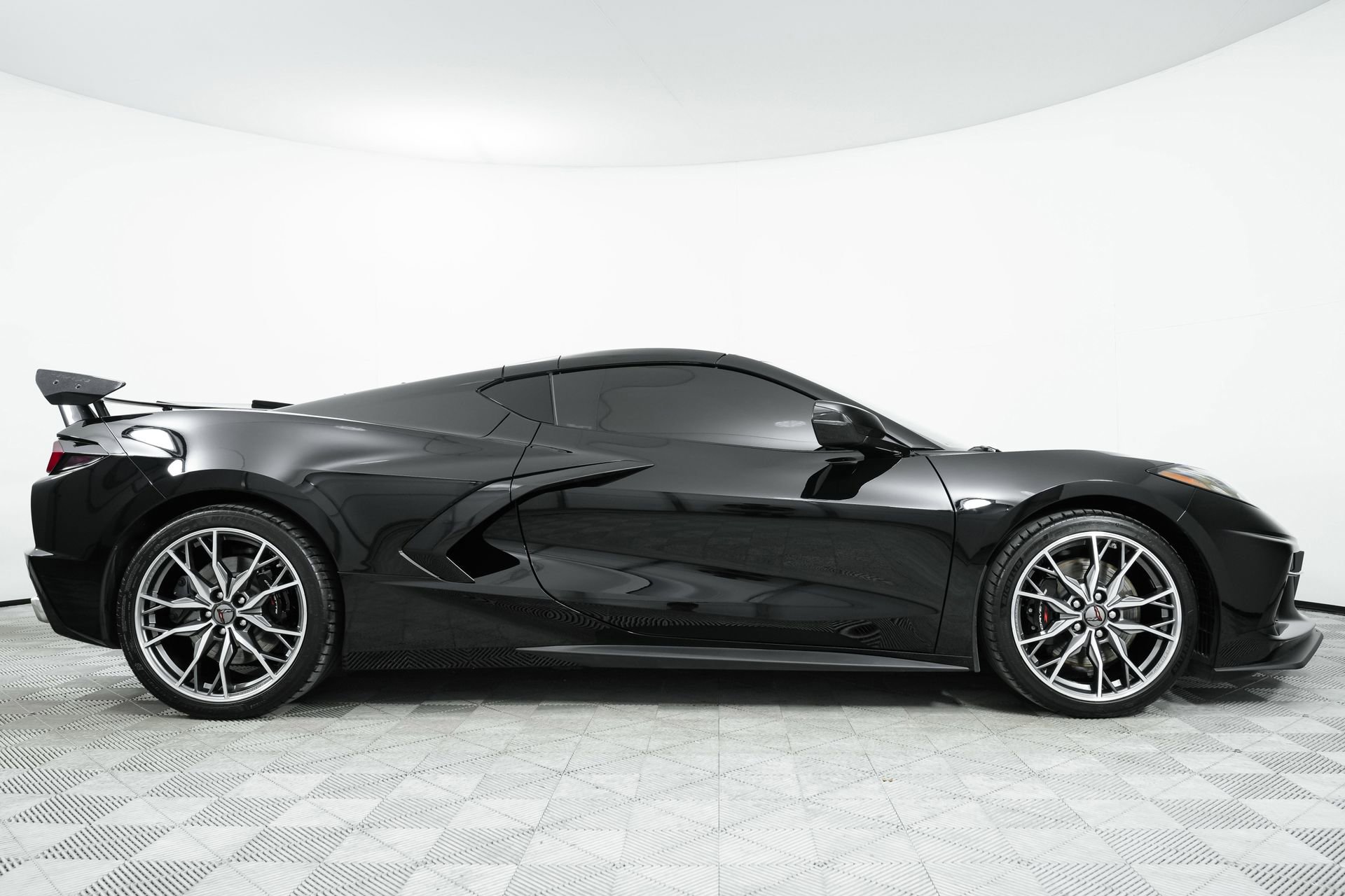 Used 2025 Chevrolet Corvette Stingray Preferred Cpe w/ Z51 Performance Package RWD image 8