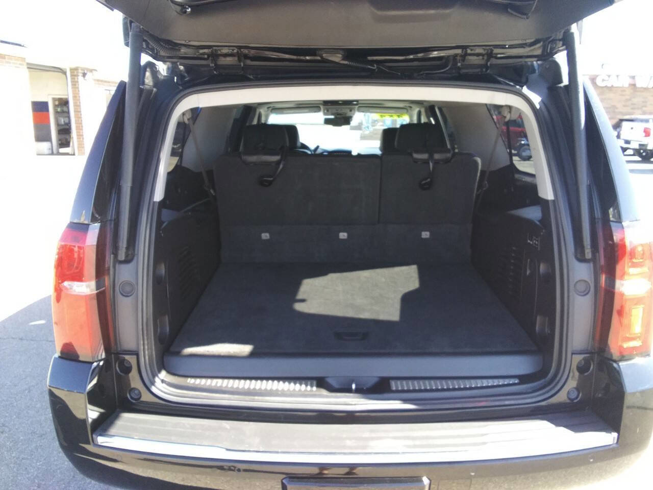 Used 2018 Chevrolet Suburban Premier image 8
