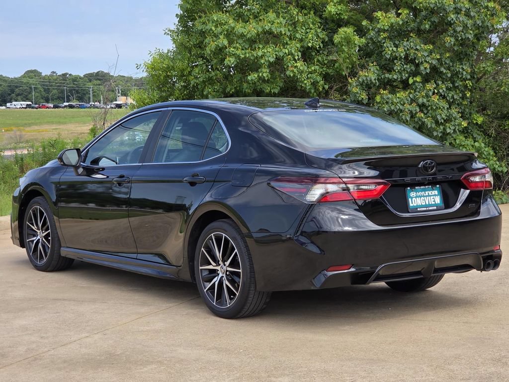 Used 2023 Toyota Camry SE FWD image 4
