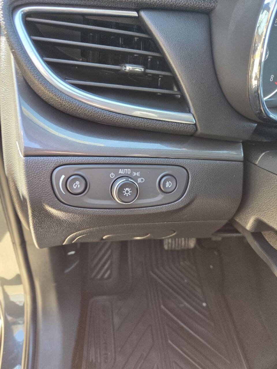 Used 2018 Buick Encore Preferred image 12