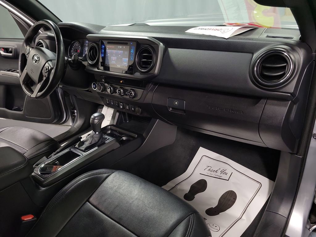 Used 2018 Toyota Tacoma TRD Sport image 22