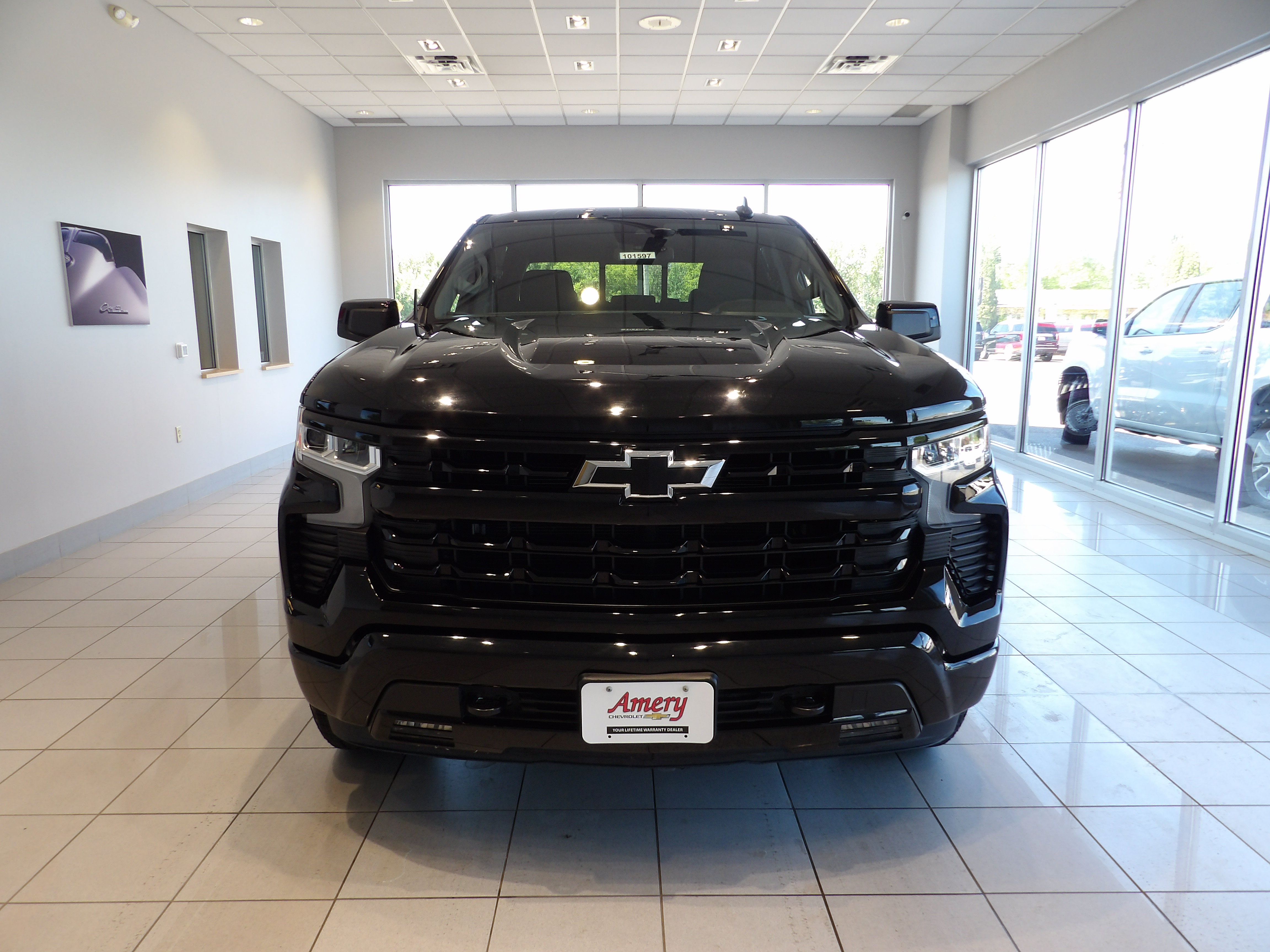 Used 2023 Chevrolet Silverado 1500 RST w/ Convenience Package II AWD/4WD image 2