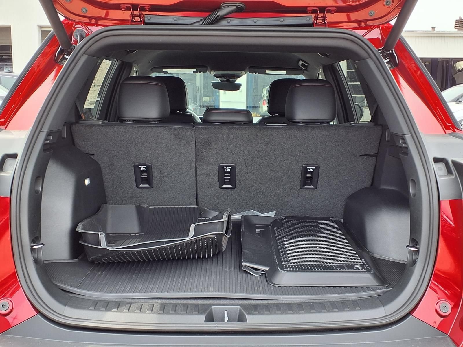 New 2027 Chevrolet Equinox RS w/ Safety and Technology Package AWD/4WD image 9