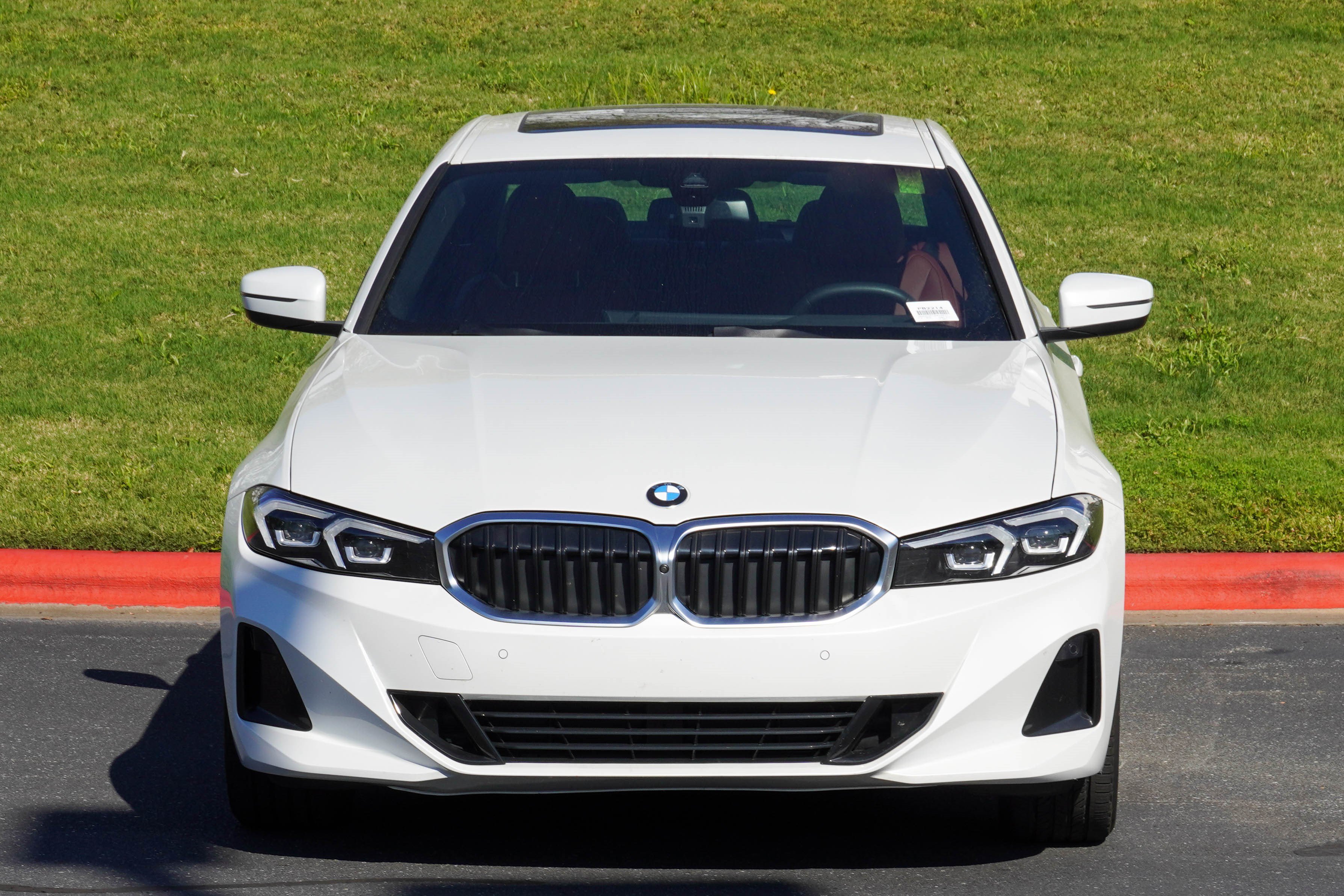Certified 2025 BMW 330i Sedan RWD image 3