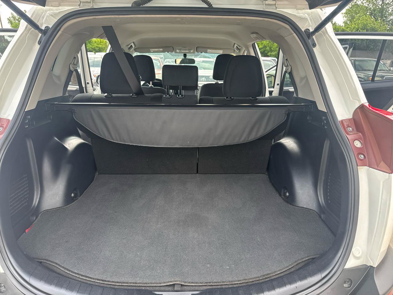 Used 2015 Toyota RAV4 LE FWD image 26