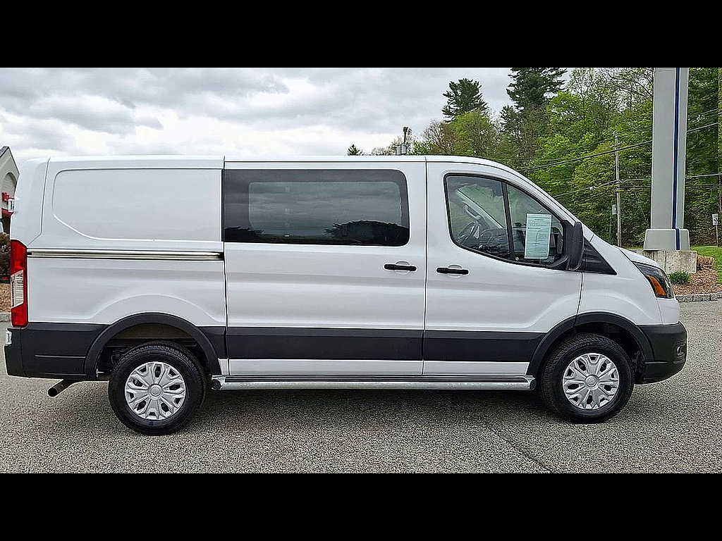 Certified 2025 Ford Transit 250 Low Roof w/ Exterior Upgrade Package RWD image 9