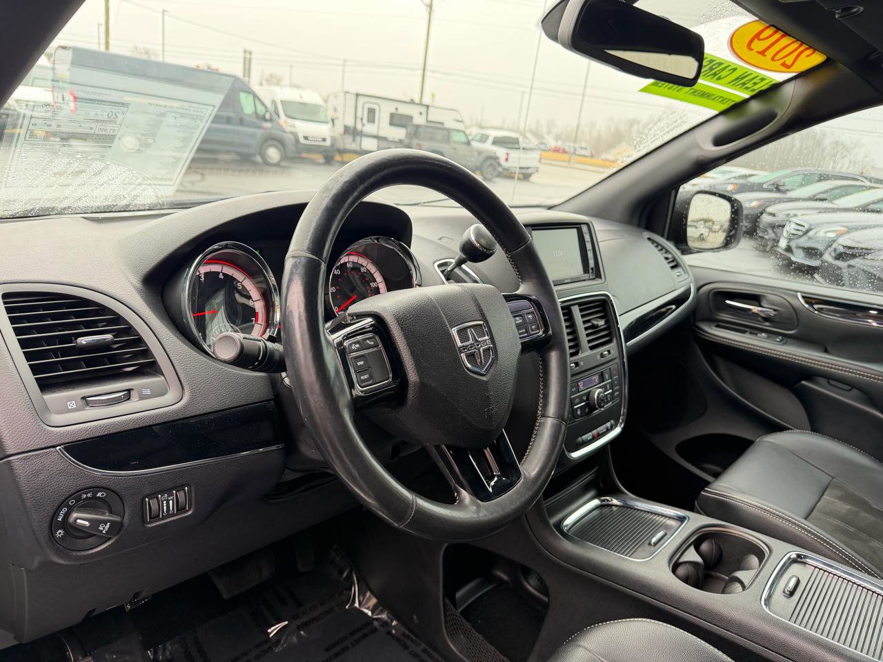 Used 2019 Dodge Grand Caravan SXT w/ Driver Convenience Group FWD image 25
