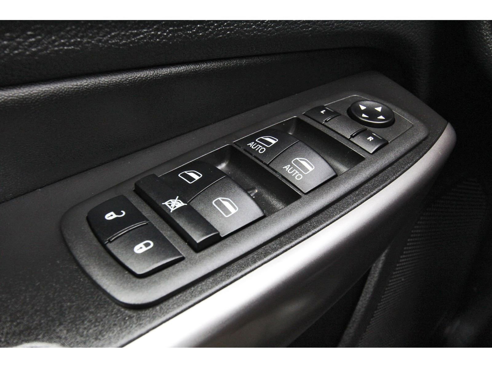 Used 2022 Jeep Cherokee Latitude Lux w/ Sun & Sound Group image 23