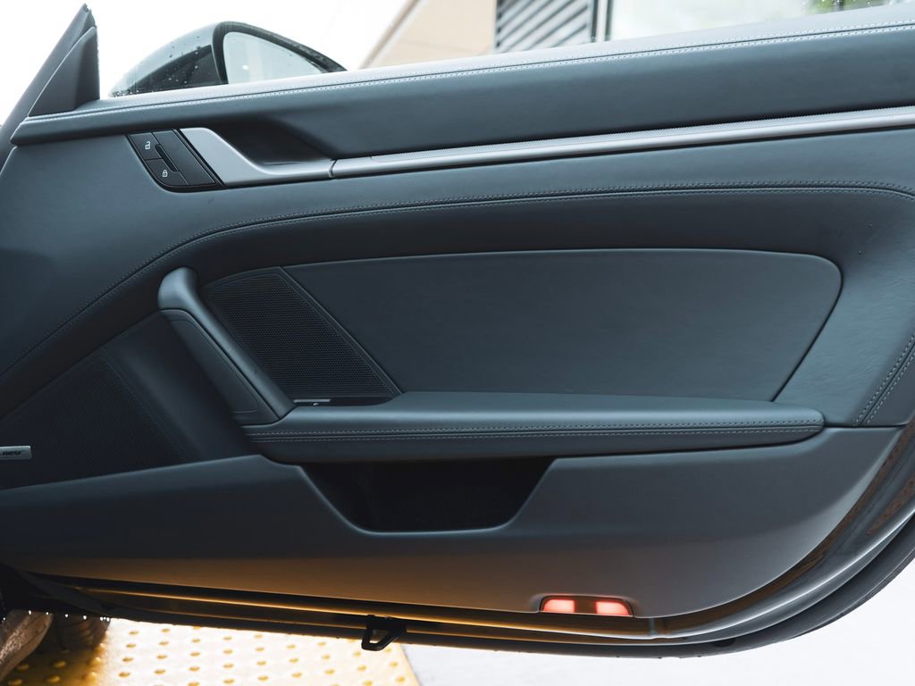 Used 2025 Porsche 911 Carrera image 31