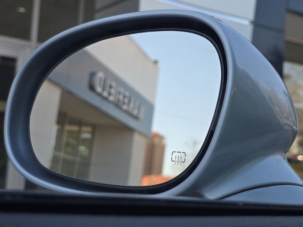 Used 2023 Dodge Challenger SXT image 17