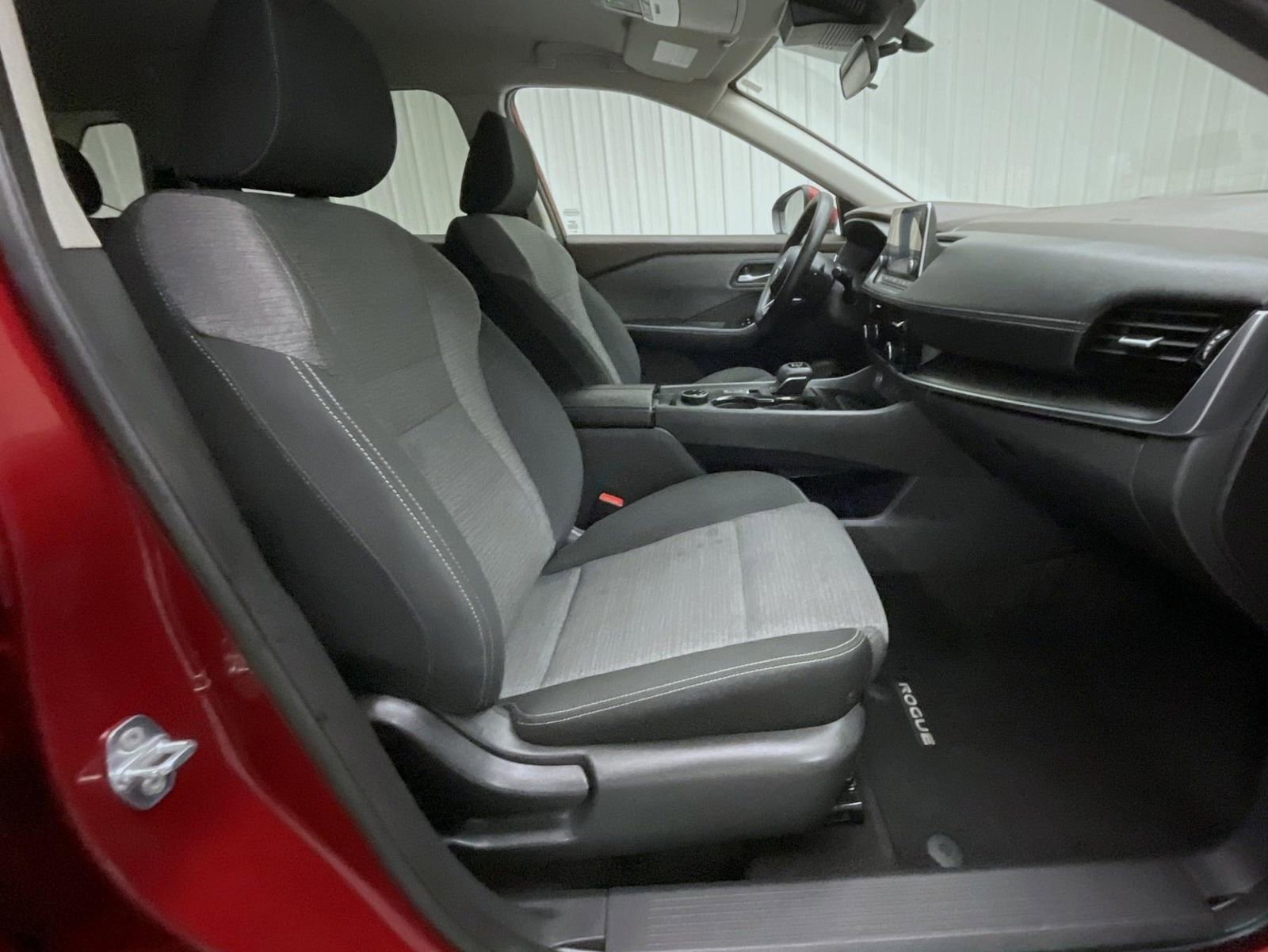 Used 2023 Nissan Rogue SV image 15