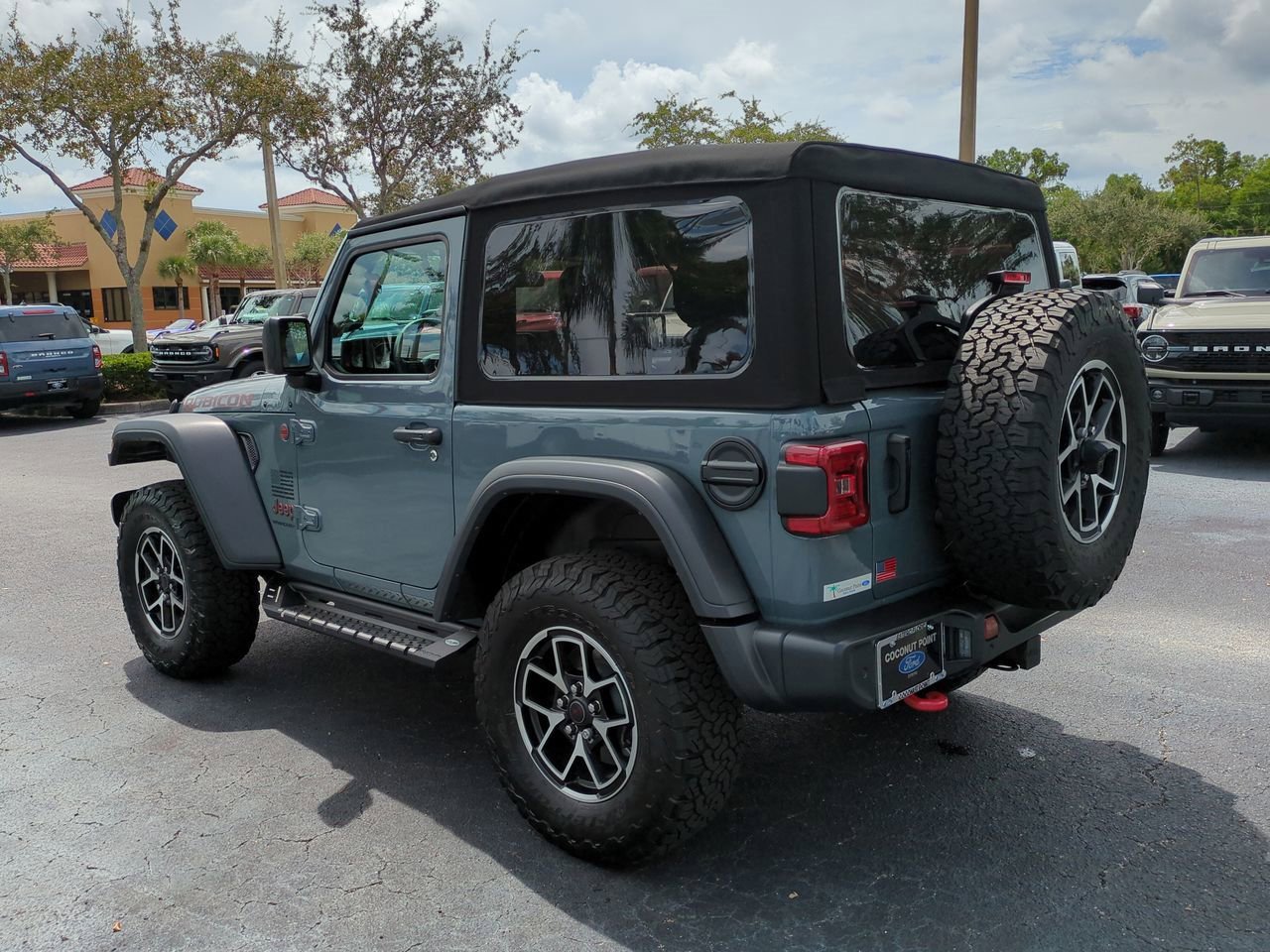 Used 2024 Jeep Wrangler Rubicon w/ Safety Group image 6