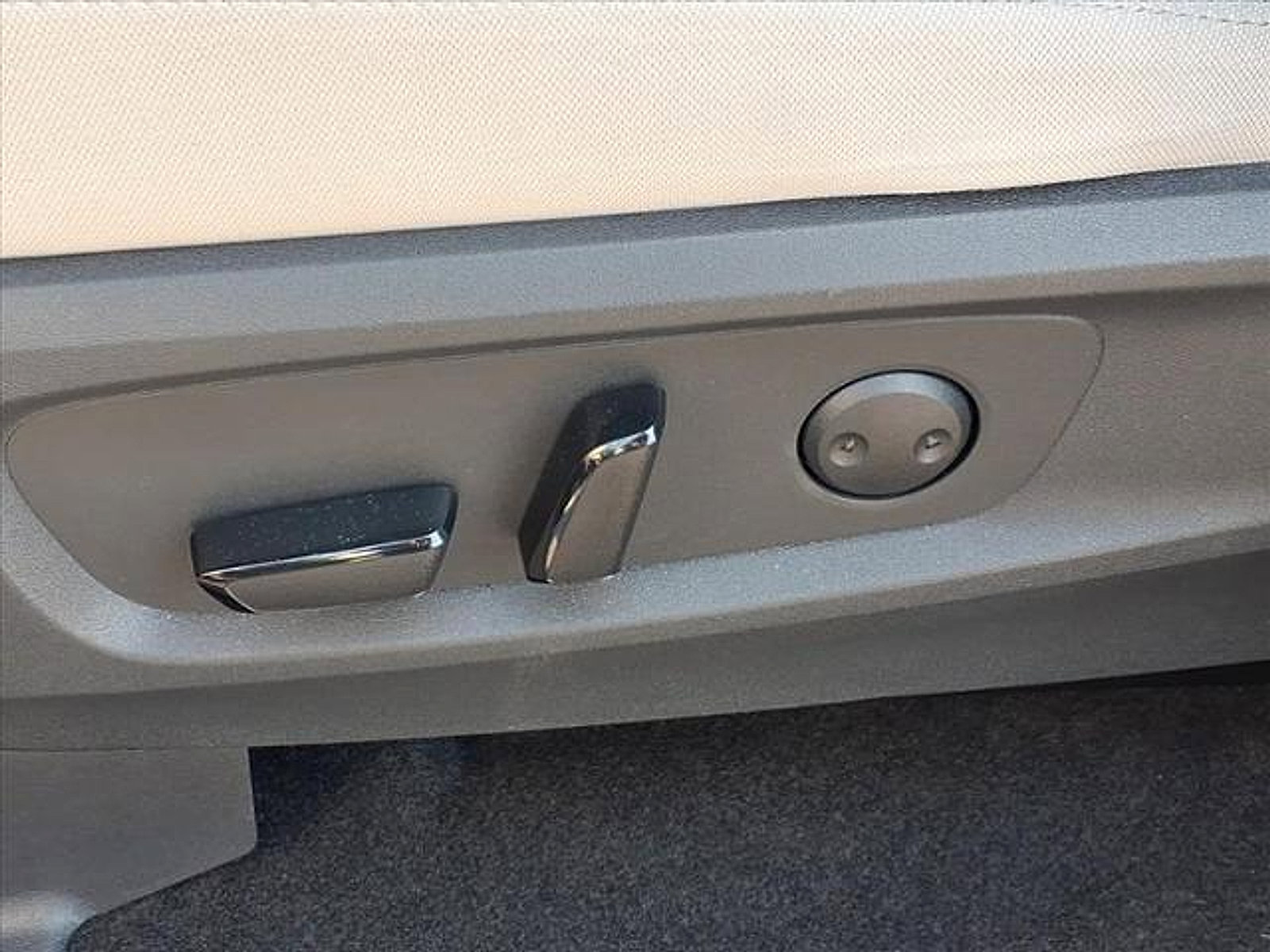 Certified 2022 Nissan Pathfinder SV w/ SV Premium Package image 16