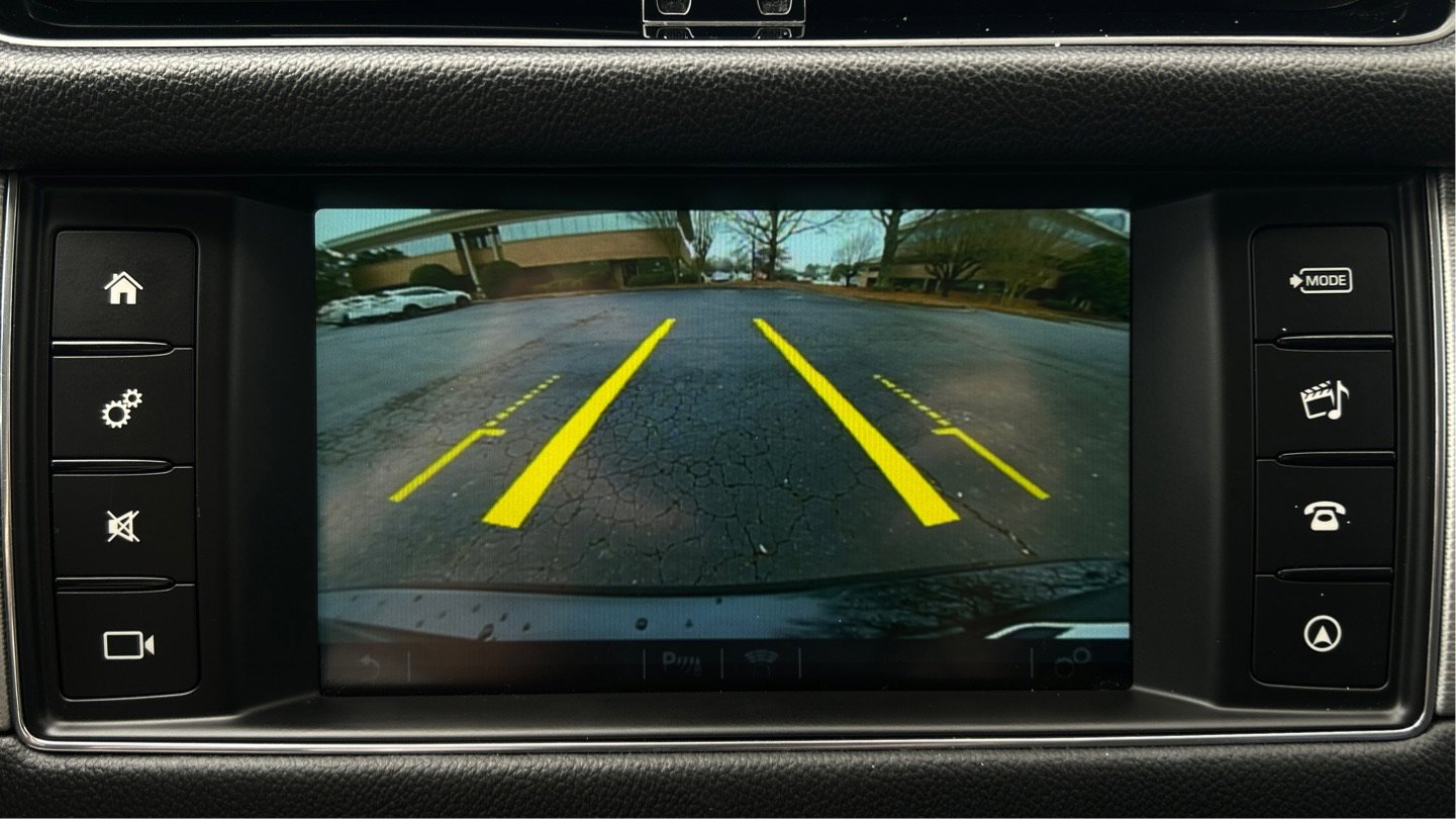 Used 2016 Jaguar XF Premium image 14