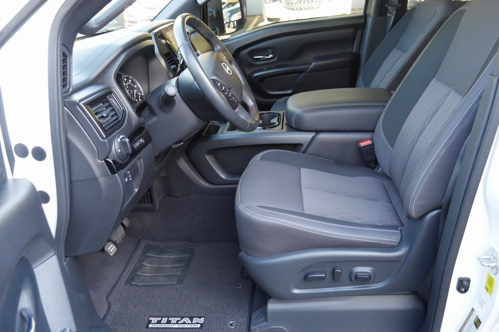 Used 2023 Nissan Titan SV w/ SV Convenience Package image 8