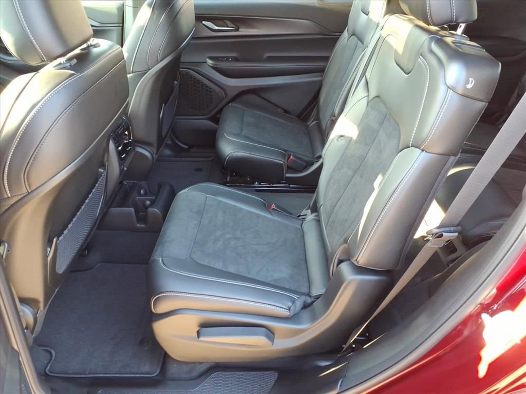 New 2025 Jeep Grand Cherokee L Altitude image 8