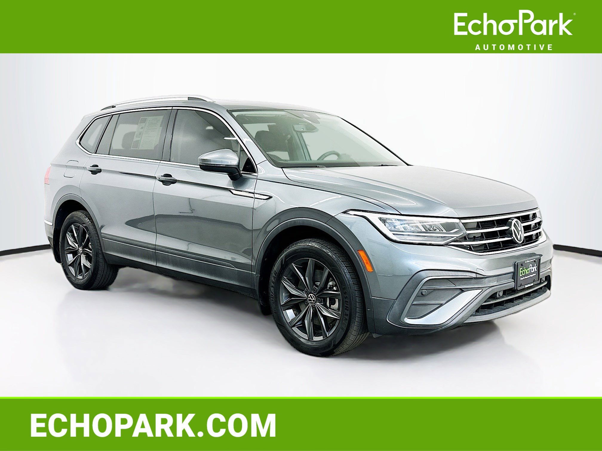 Used 2022 Volkswagen Tiguan SE image 1
