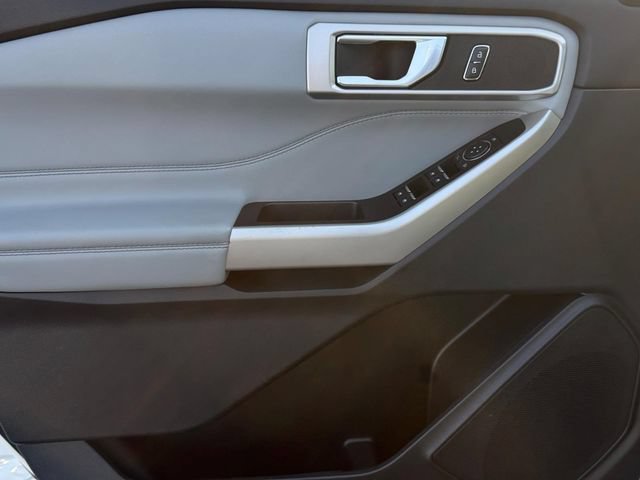Used 2023 Ford Explorer XLT w/ Equipment Group 202A AWD/4WD image 23
