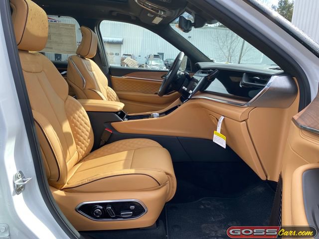 New 2026 Jeep Grand Cherokee Summit image 6