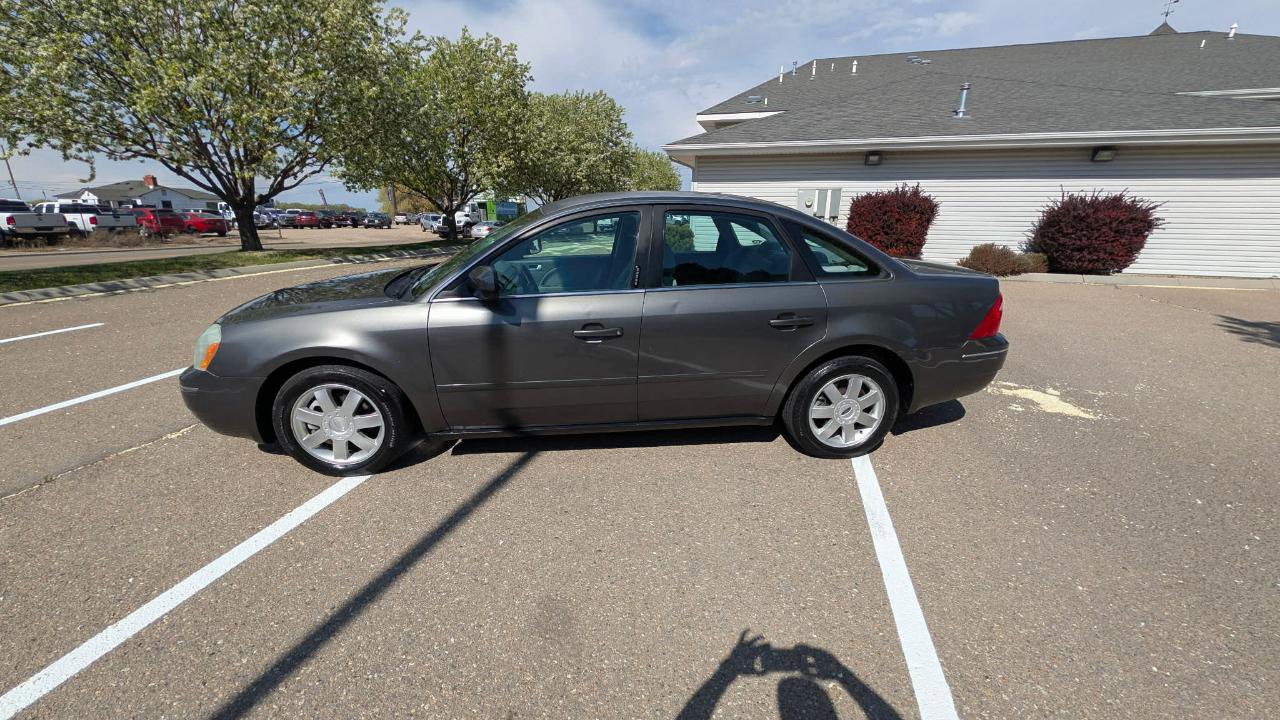 Used 2005 Ford Five Hundred SE image 2