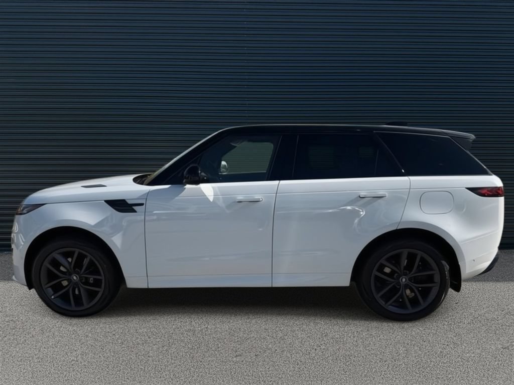 Used 2025 Land Rover Range Rover Sport Dynamic SE AWD/4WD image 2