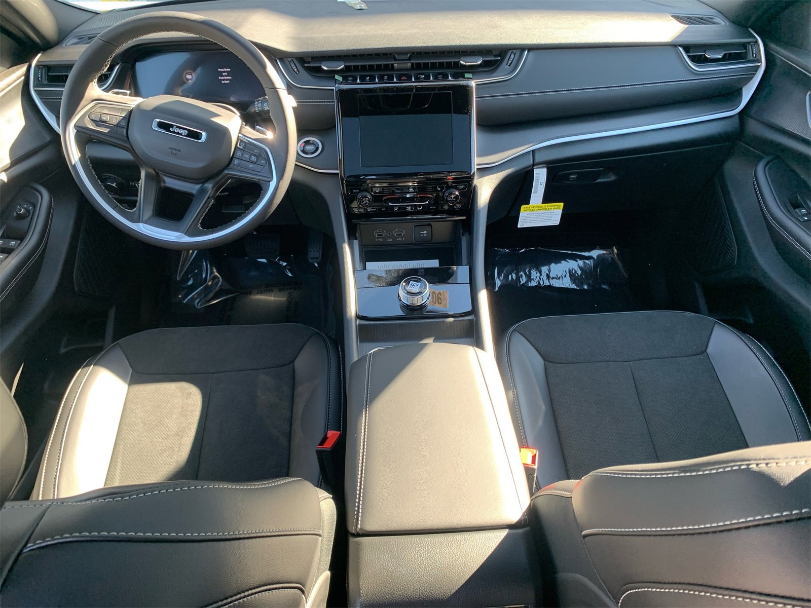 Used 2025 Jeep Grand Cherokee L Altitude image 21