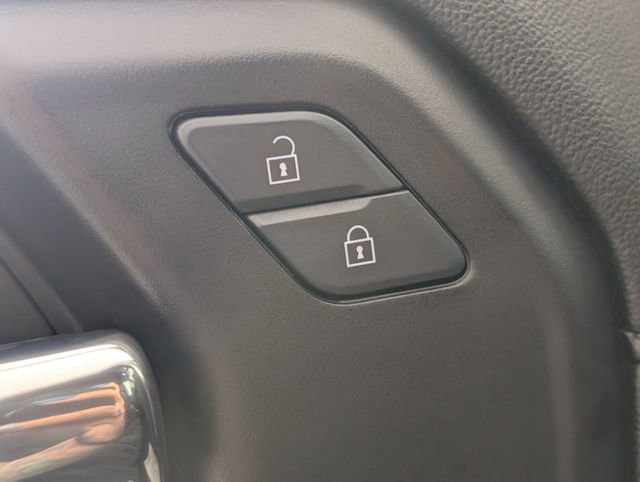 Used 2022 Chevrolet Silverado 2500 LT w/ Convenience Package image 11