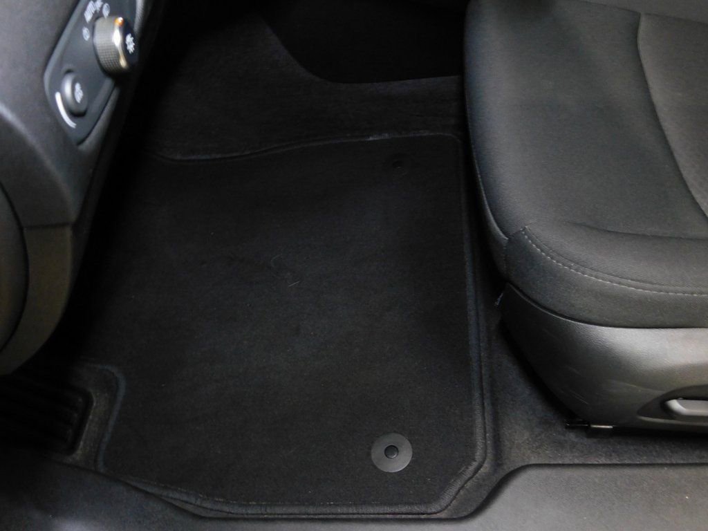 Used 2019 Chevrolet Malibu LT image 31