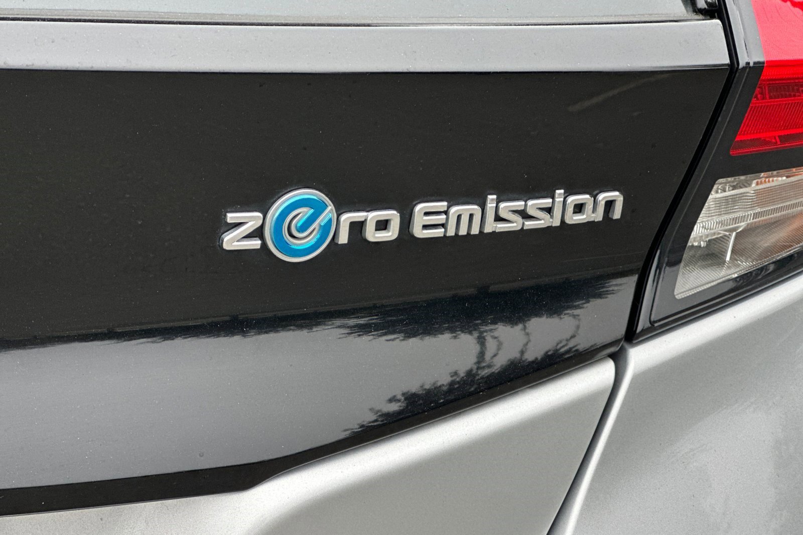 Used 2019 Nissan Leaf SV w/ SV All Weather Package image 37