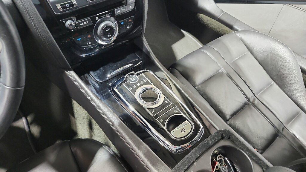 Used 2014 Jaguar XK Touring RWD image 38